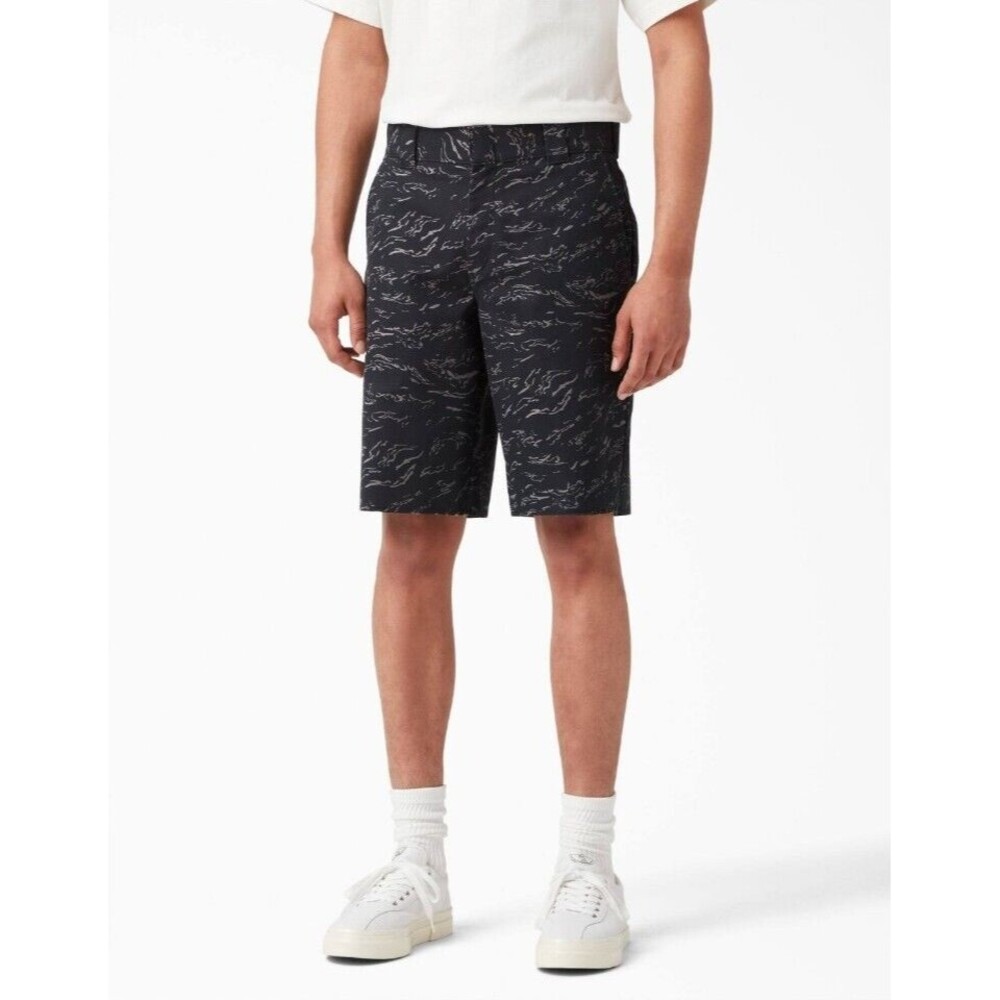 Dickies Printed Raw Edge Hem  Shorts 11" Regular Fit Mens Sz 28 Black Camo Print